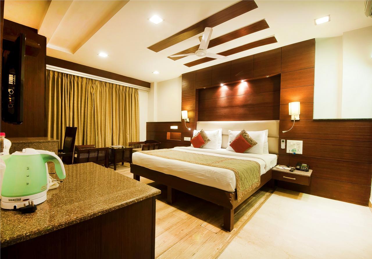 Hotel Amaltas International - Delhi-16 Neu-Delhi Exterior foto