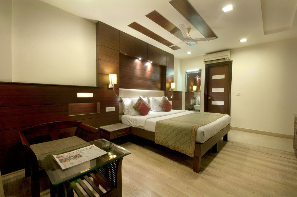 Hotel Amaltas International - Delhi-16 Neu-Delhi Exterior foto