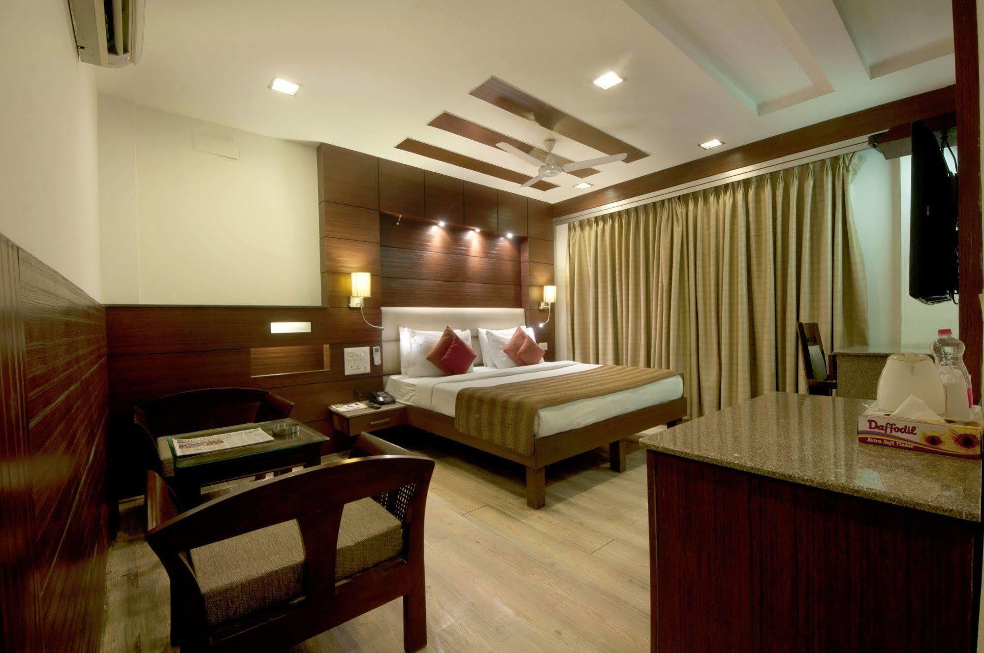 Hotel Amaltas International - Delhi-16 Neu-Delhi Exterior foto