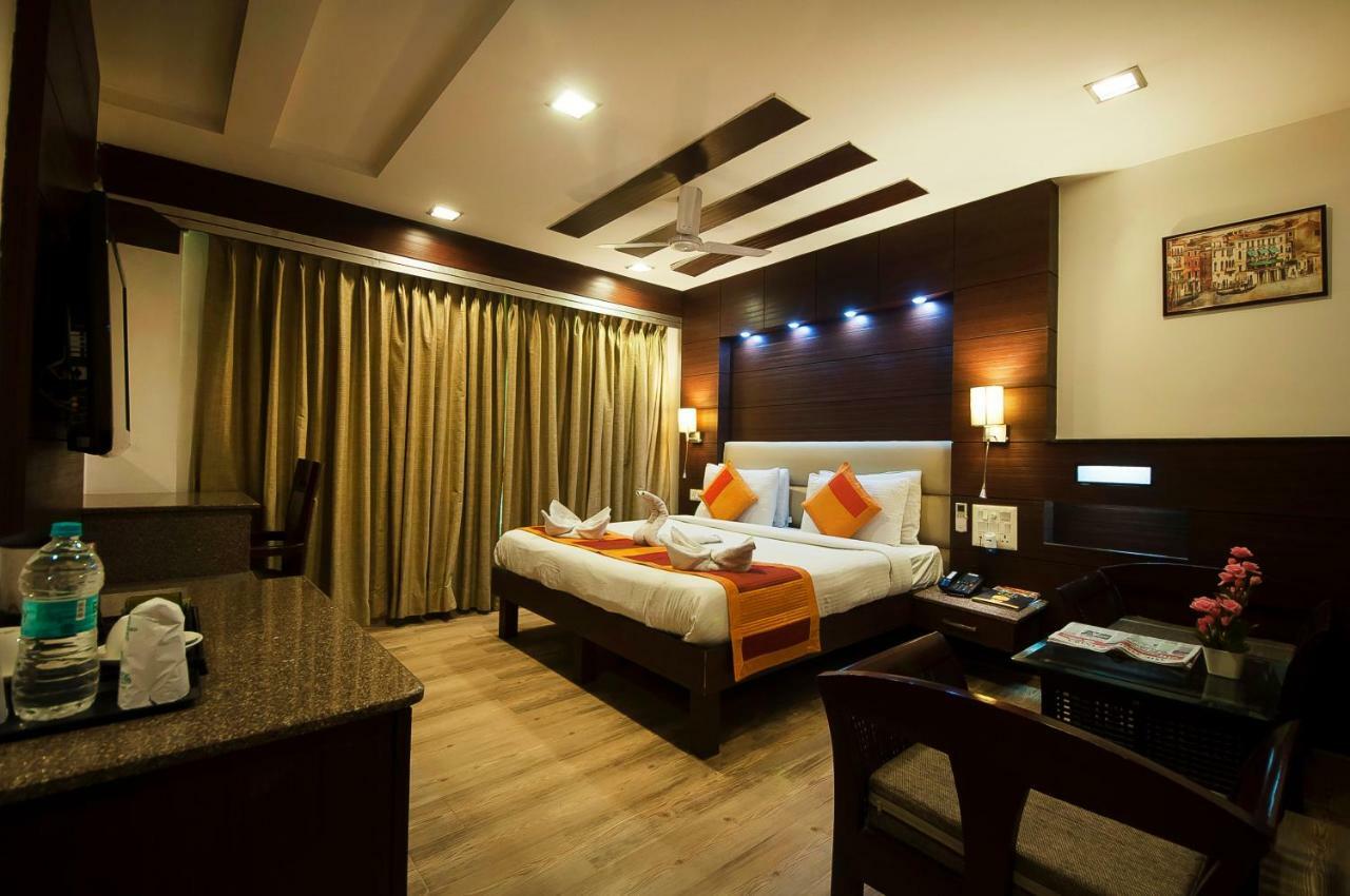 Hotel Amaltas International - Delhi-16 Neu-Delhi Exterior foto