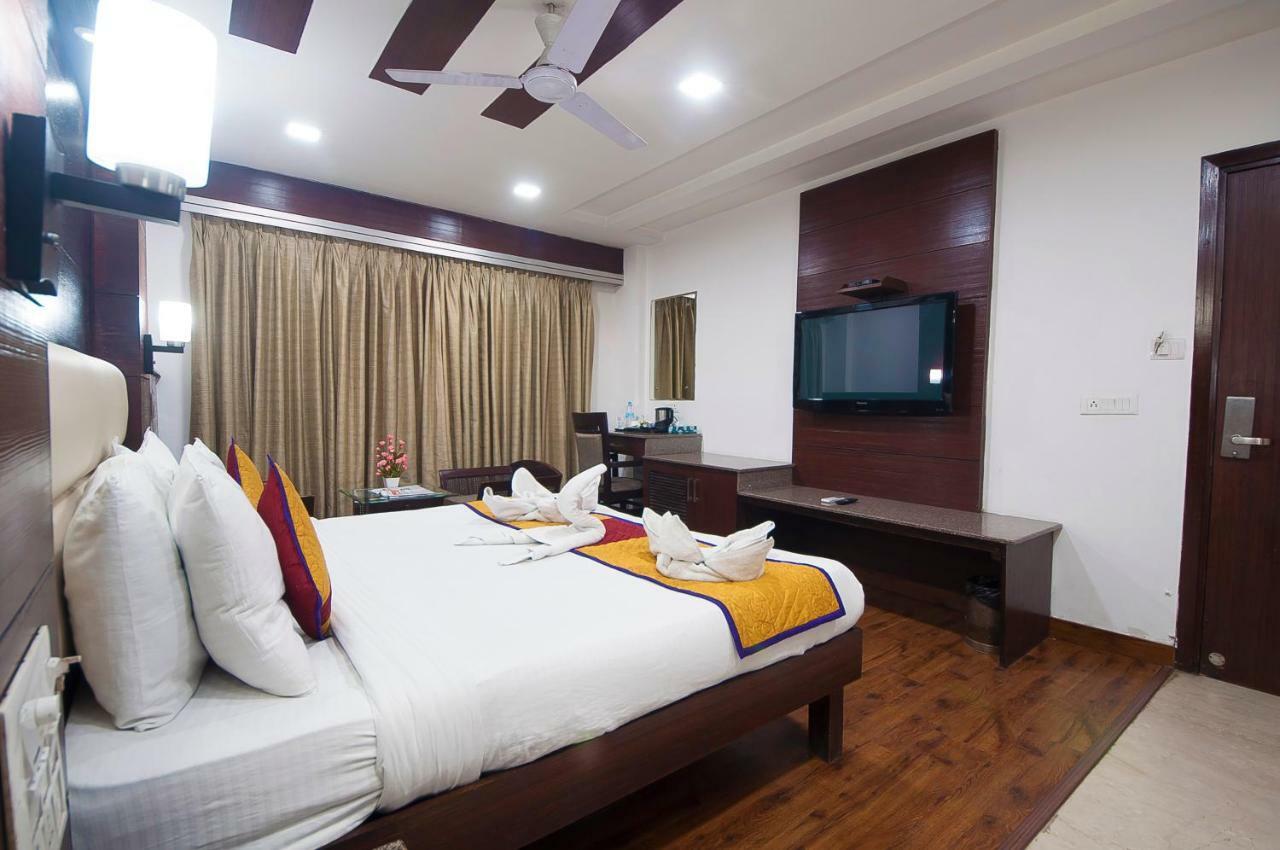 Hotel Amaltas International - Delhi-16 Neu-Delhi Exterior foto